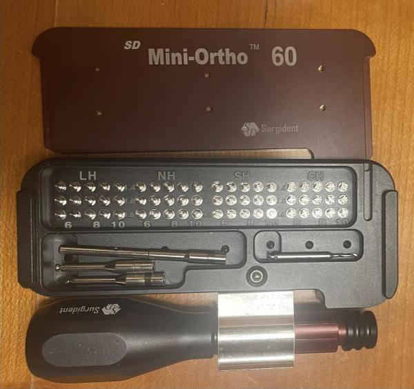 Bộ 60 minivis + tay vặn Hàn Quốc